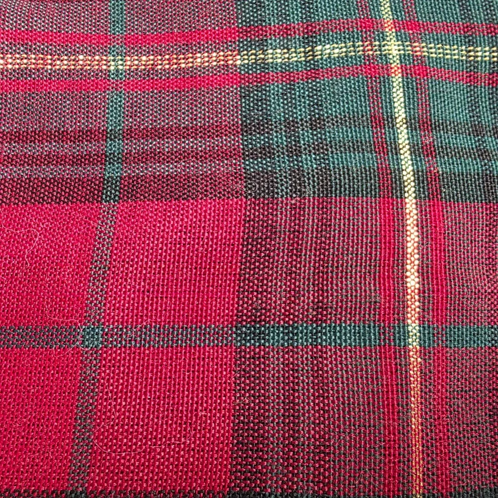 CLEARANCE 💲6️⃣‎ Red Plaid Table Runner Tassel Gold Thread Christmas Holiday